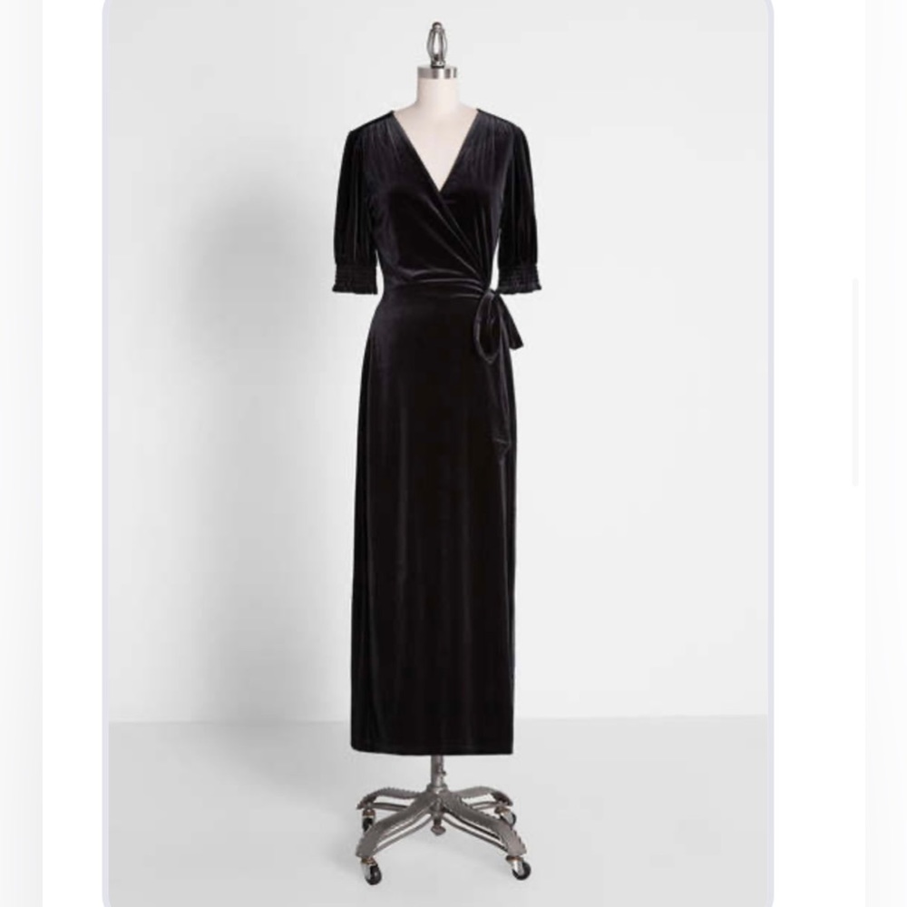 LAST DAY BEFORE GOODWILL! ModCloth brand black velvet floor length dress
